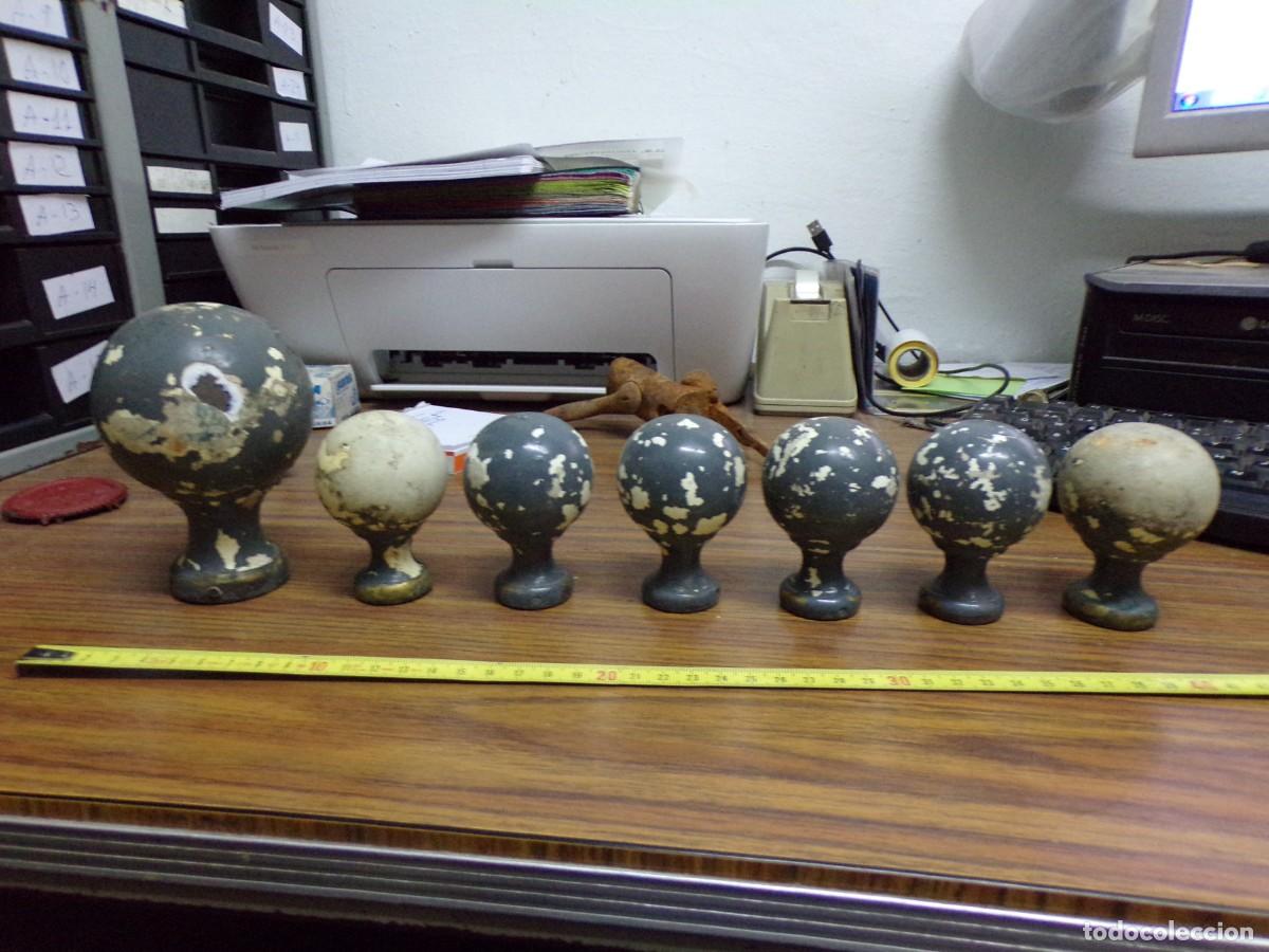 Antig&uuml;edades: ESTAMOS LIQUIDANDO. lote bolas arranque de escalera antiguas - Foto 1