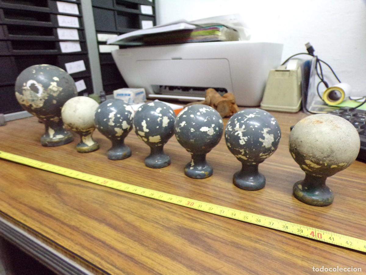 Antig&uuml;edades: ESTAMOS LIQUIDANDO. lote bolas arranque de escalera antiguas - Foto 4