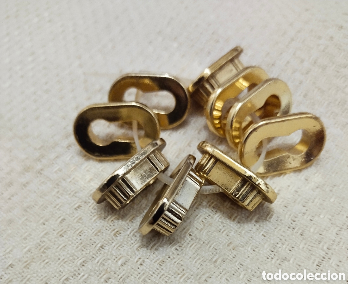 Antig&uuml;edades: 9 Bocallaves para c&oacute;moda de lat&oacute;n - Foto 1
