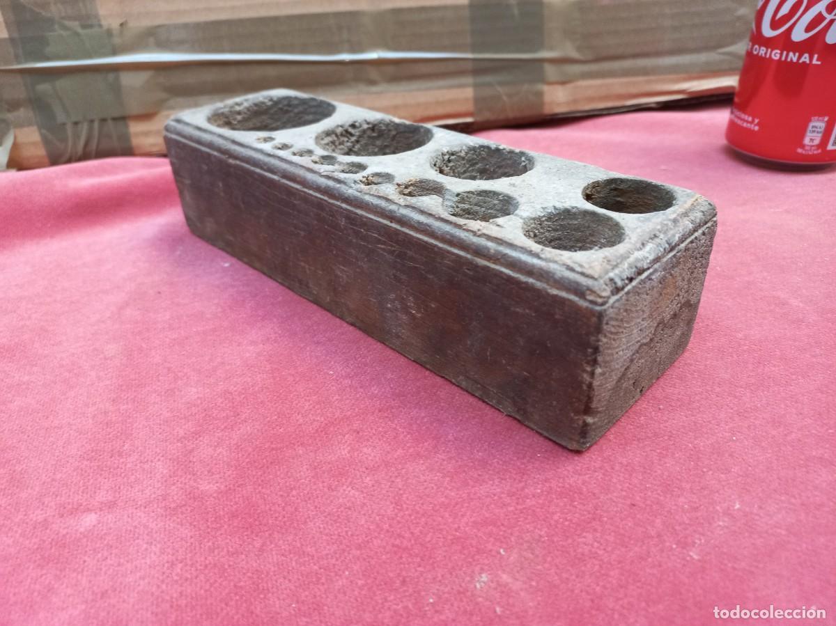 Antig&uuml;edades: antiguo taco de madera para pesas - Foto 3