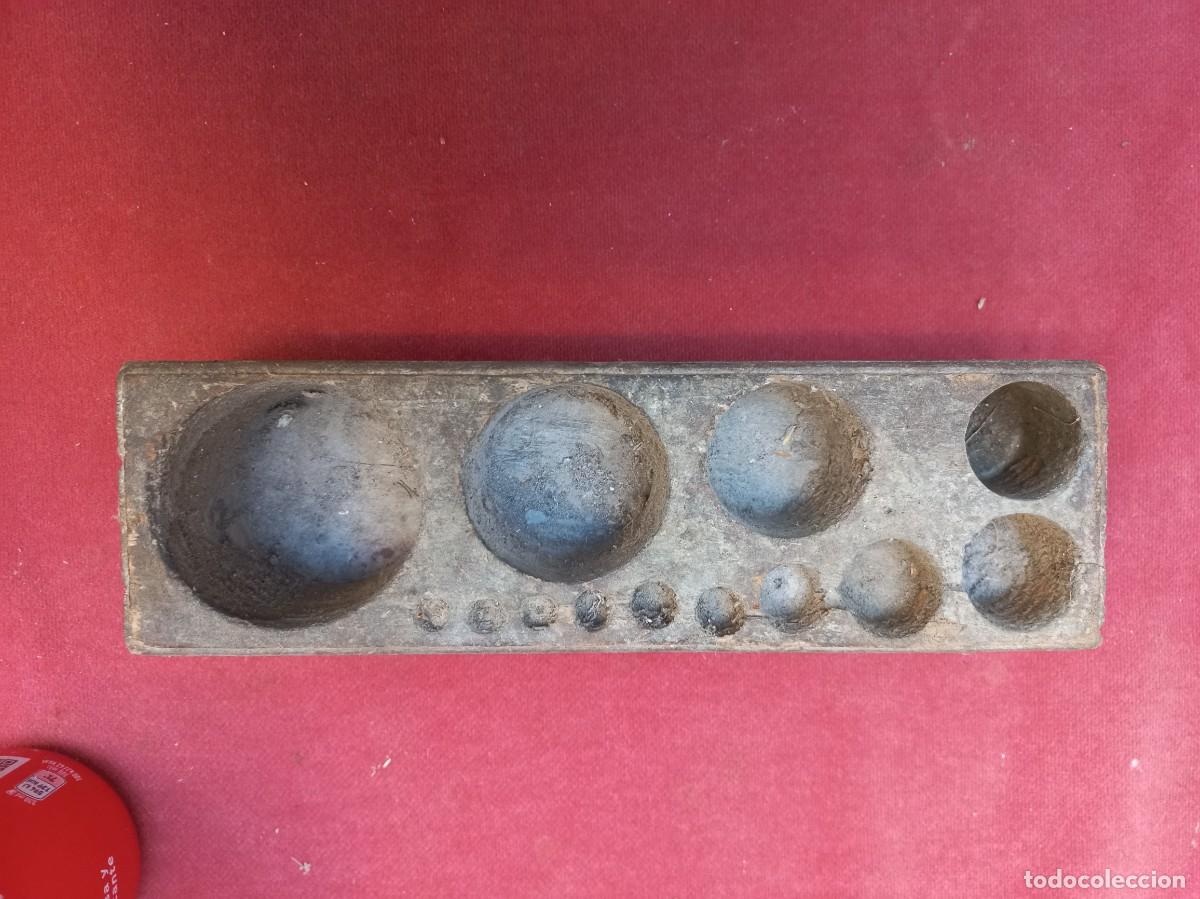 Antig&uuml;edades: antiguo taco de madera para pesas - Foto 4