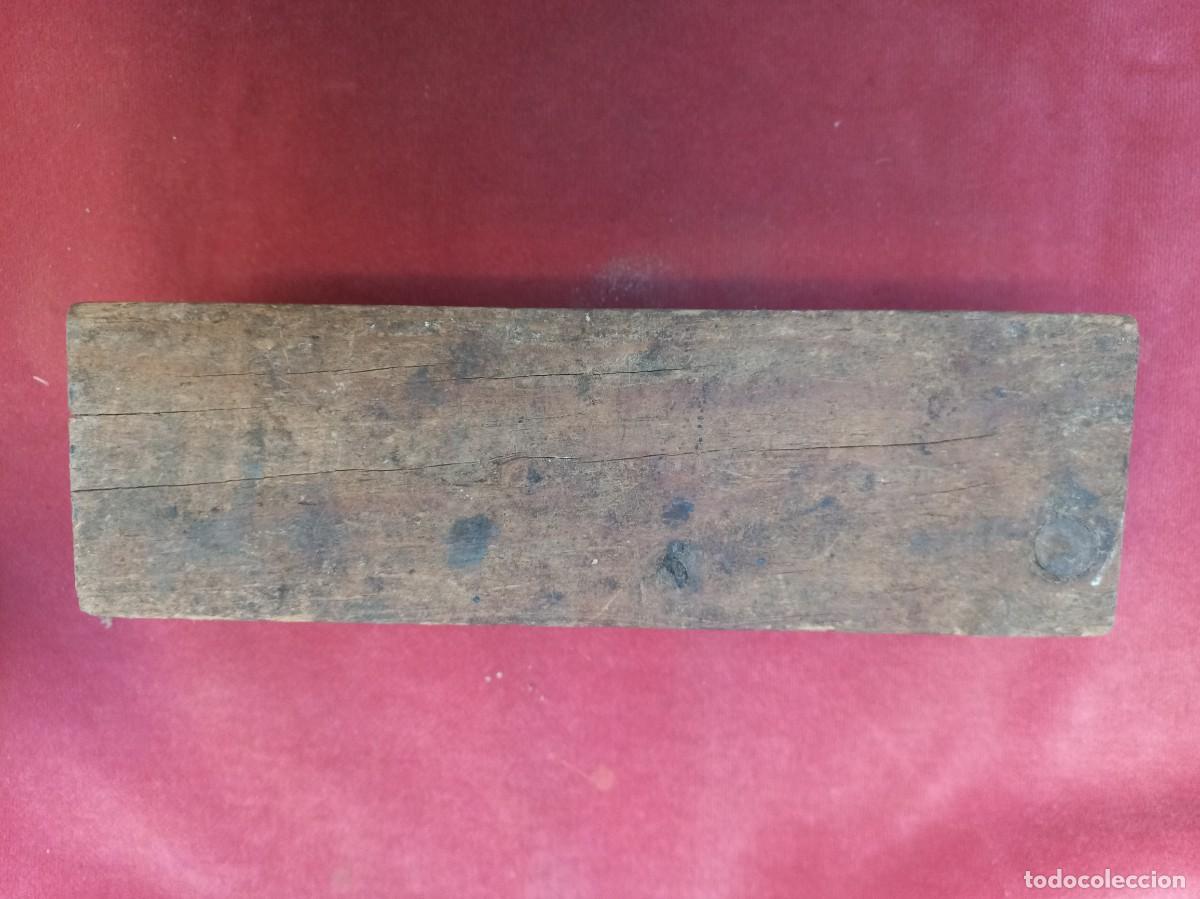 Antig&uuml;edades: antiguo taco de madera para pesas - Foto 5
