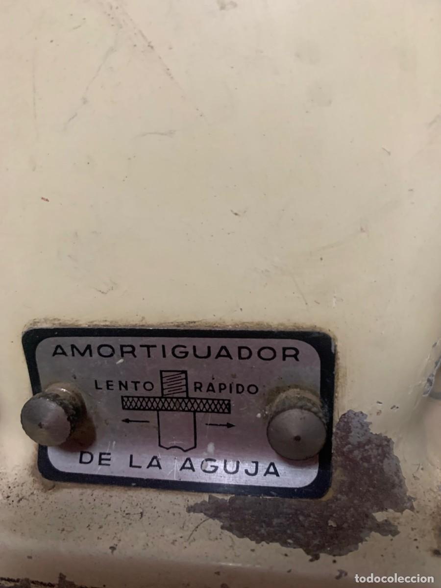 Antig&uuml;edades: B&aacute;scula antigua de ultramarinos - Foto 4