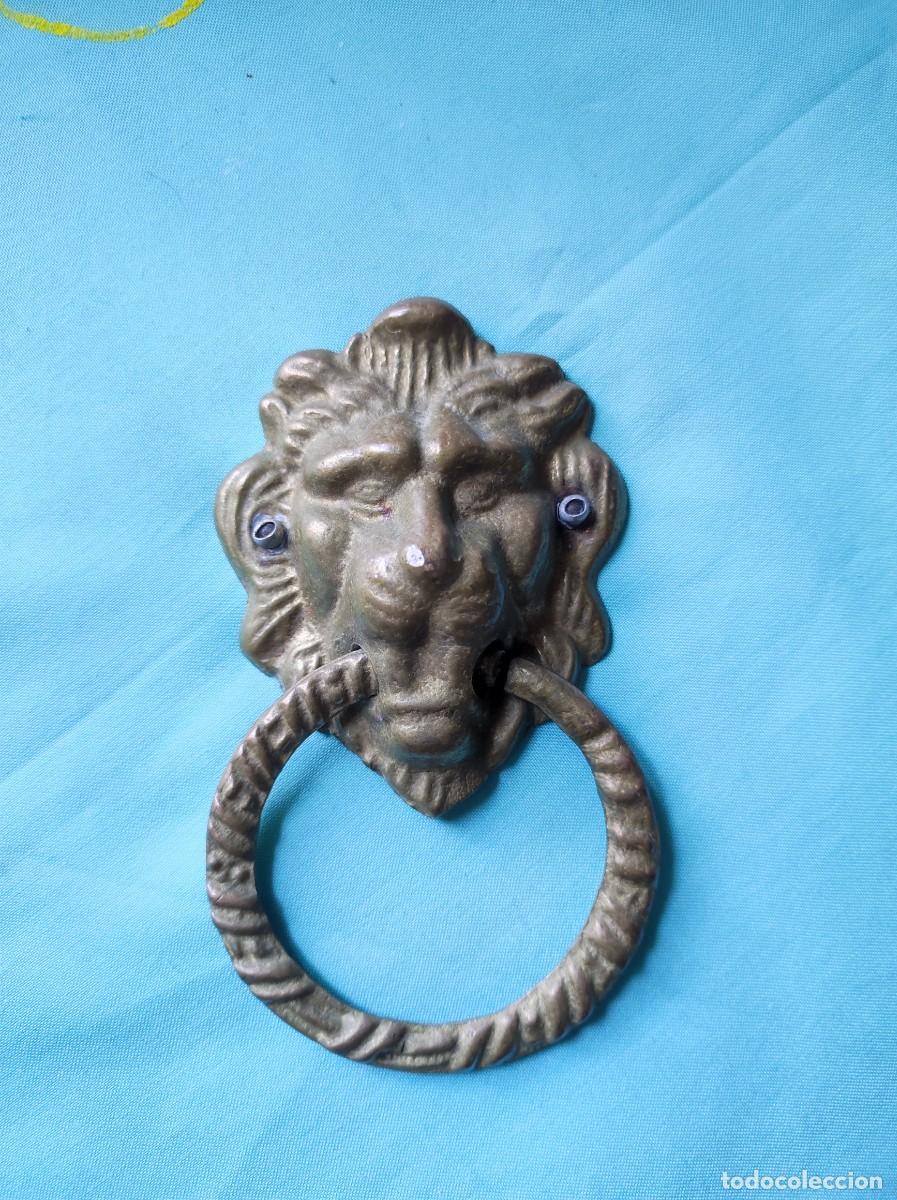 Antig&uuml;edades: Llamador antiguo forma de le&oacute;n - Foto 1