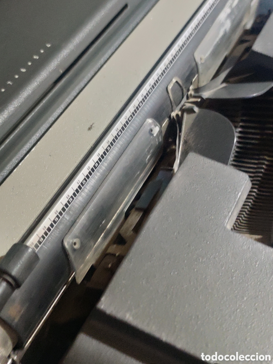 Antig&uuml;edades: Maquina de escribir, marca Olivetti Linea 98. - Foto 2