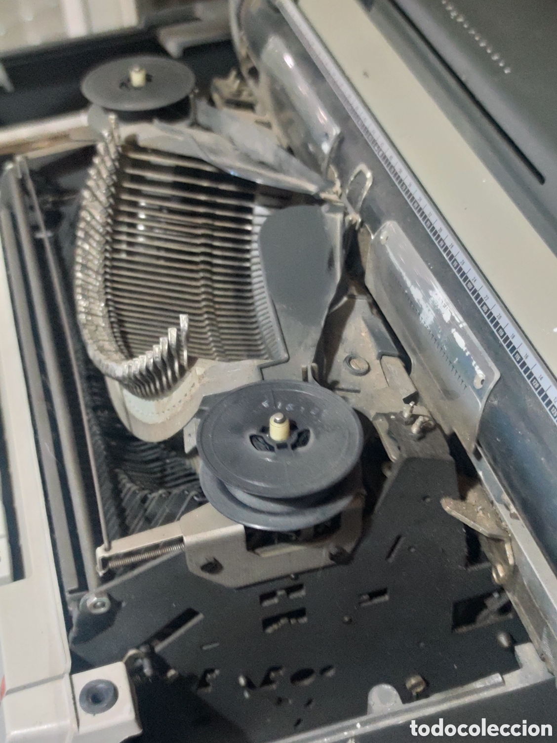 Antig&uuml;edades: Maquina de escribir, marca Olivetti Linea 98. - Foto 7