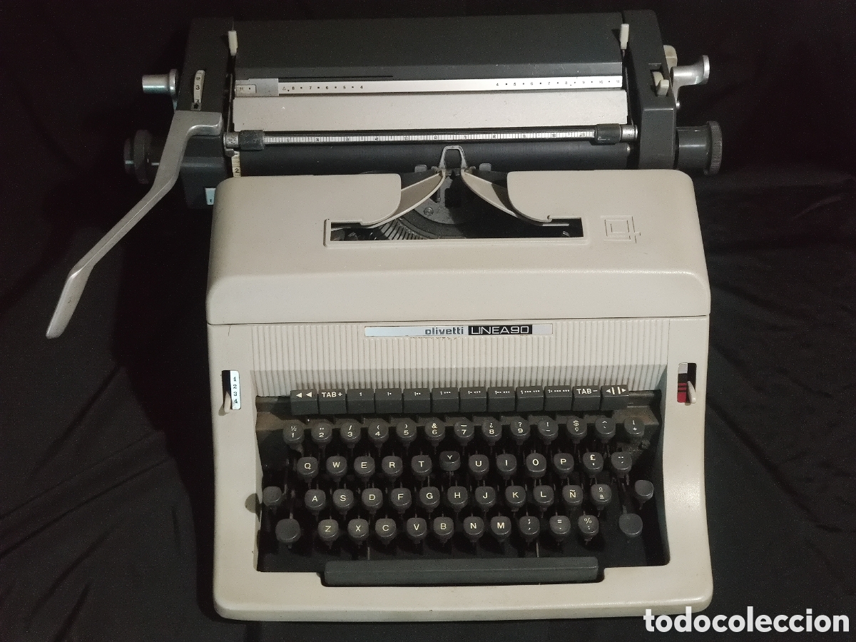 Antig&uuml;edades: Maquina de escribir, marca Olivetti Linea 90. - Foto 1