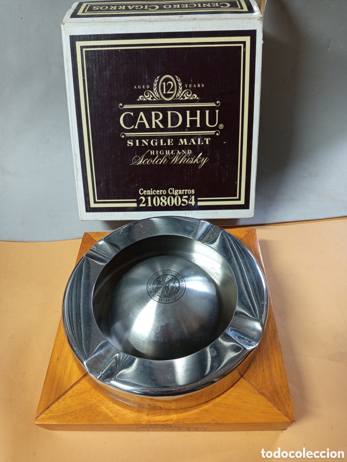 Antig&uuml;edades: Cenicero whisky Cardhu - Foto 1