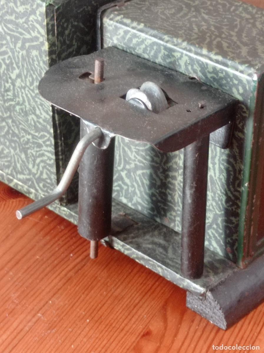 Antig&uuml;edades: PRECIOSO PROYECTOR CINE ANTIGUO, NIC - Foto 6