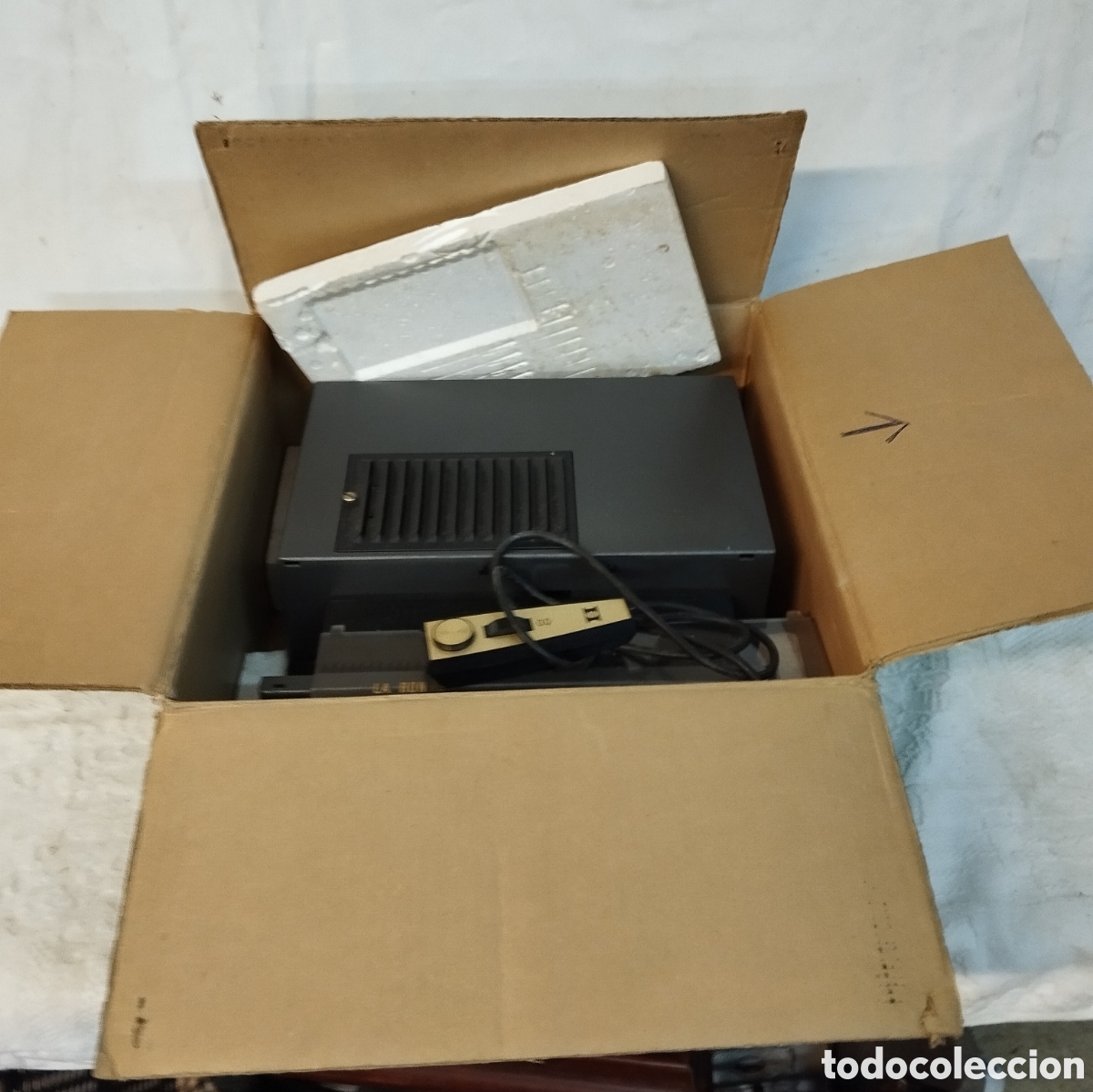Antig&uuml;edades: Proyector de diapositivas Hanimex - Foto 3