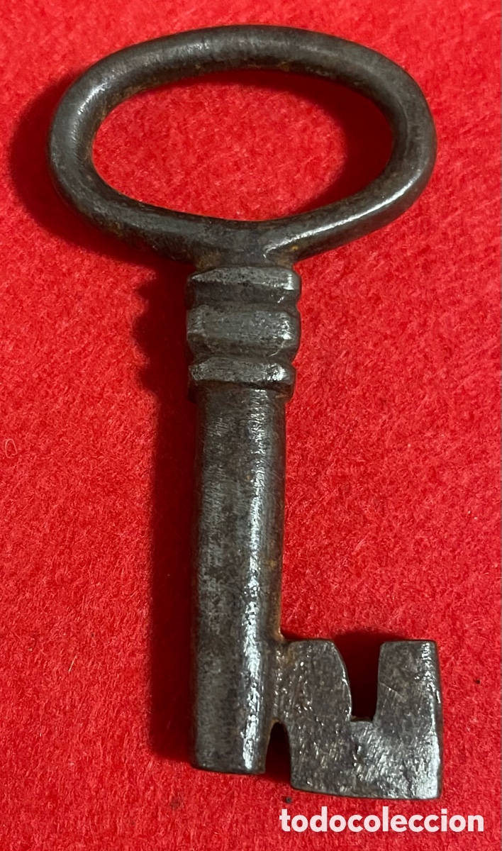 Antig&uuml;edades: Antigua llave de Forja del siglo XVIII. - Foto 2