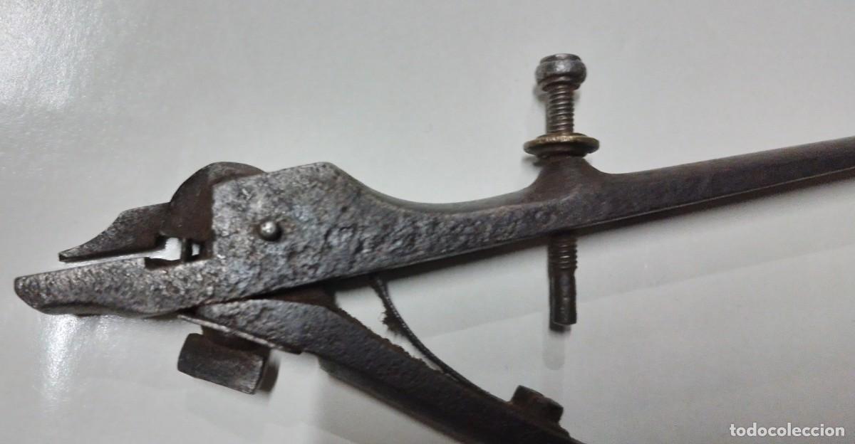 Antig&uuml;edades: Afilador de Sierras o serruchos - Foto 2