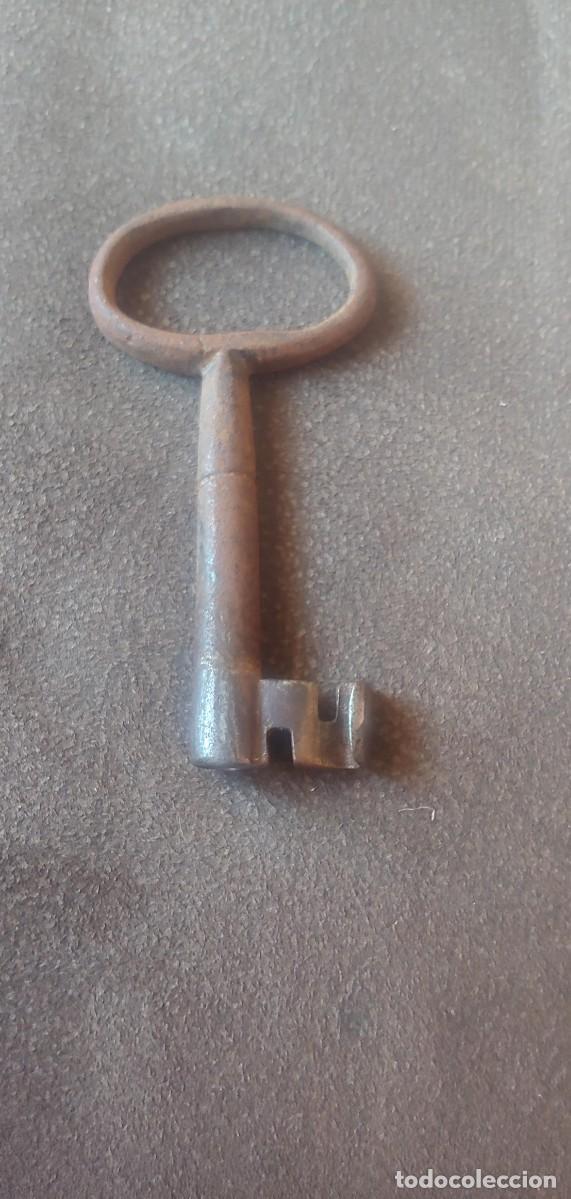 Antig&uuml;edades: LLAVE ANTIGUA HUECA DE FORJA. - Foto 3