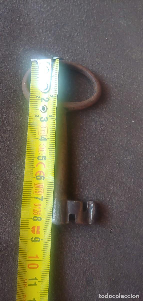 Antig&uuml;edades: LLAVE ANTIGUA HUECA DE FORJA. - Foto 4