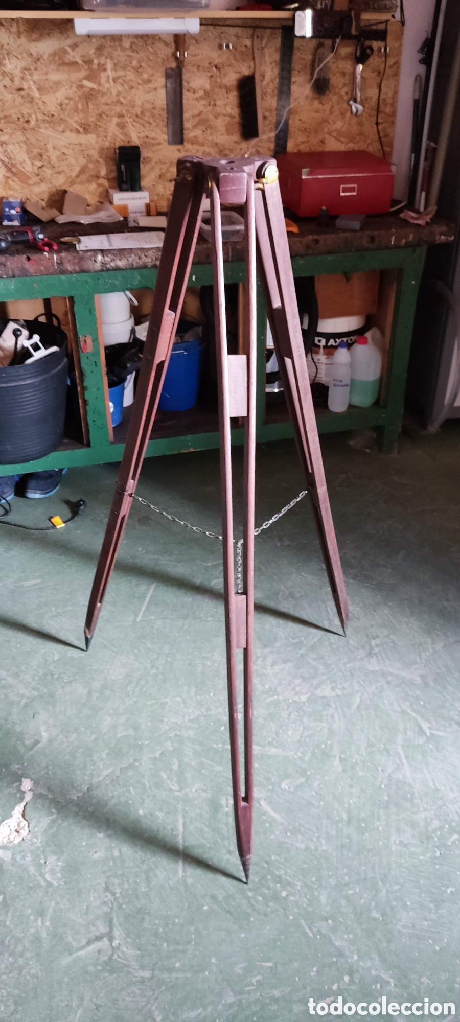 Antig&uuml;edades: Tr&iacute;pode topograf&iacute;a, en madera y lat&oacute;n - Foto 1