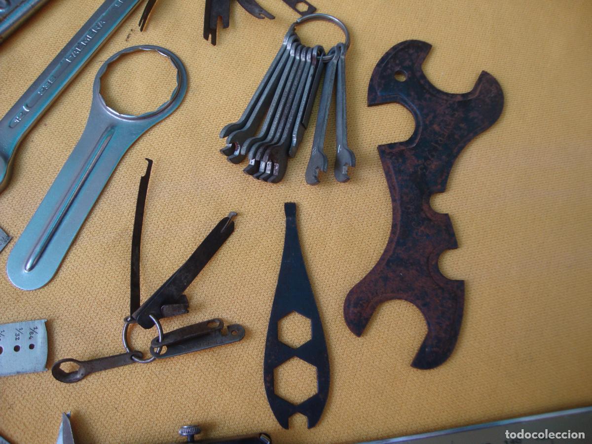 Antig&uuml;edades: surtido de herramientas , diferentes llaves - Foto 7