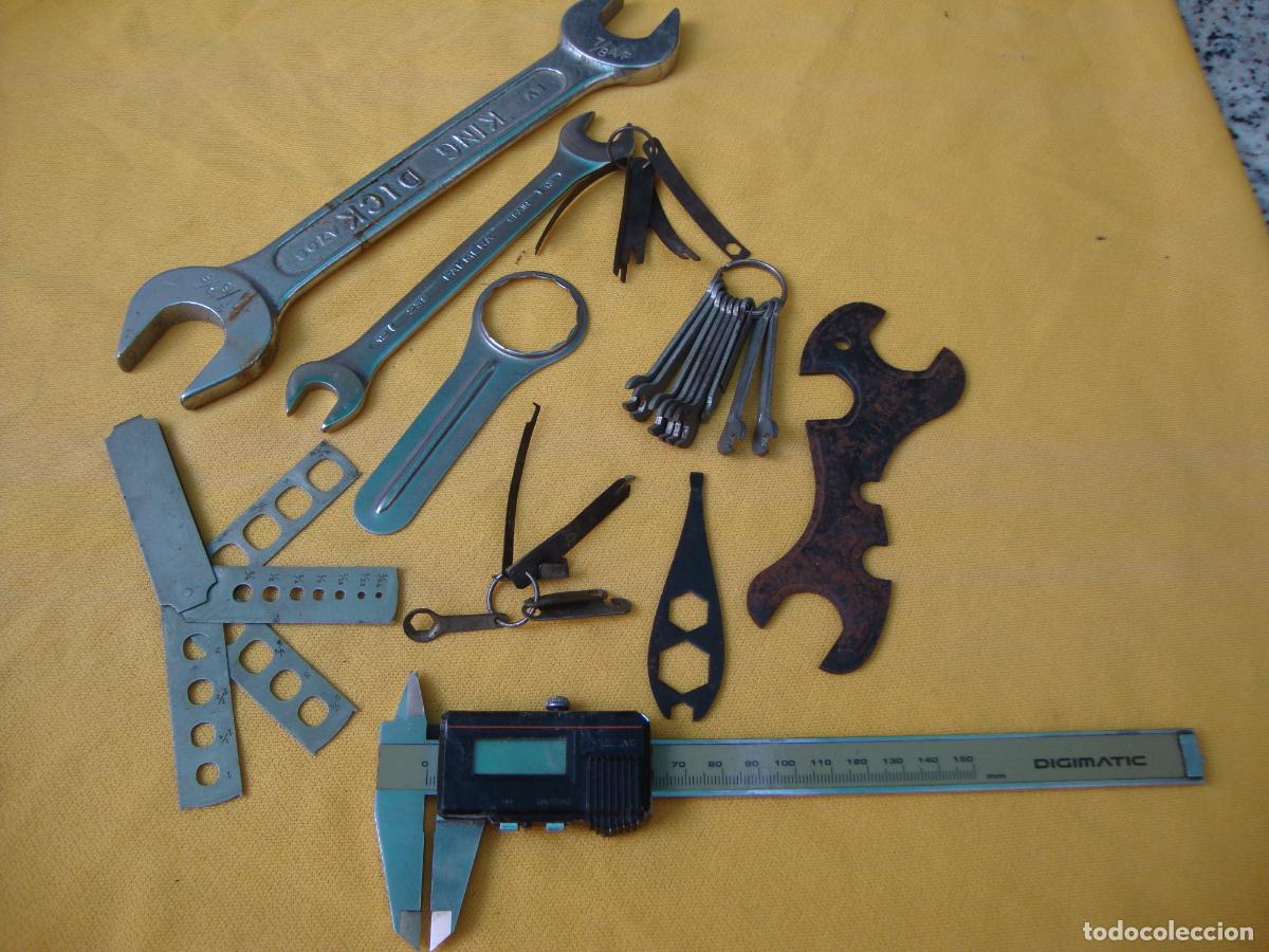 Antig&uuml;edades: surtido de herramientas , diferentes llaves - Foto 1