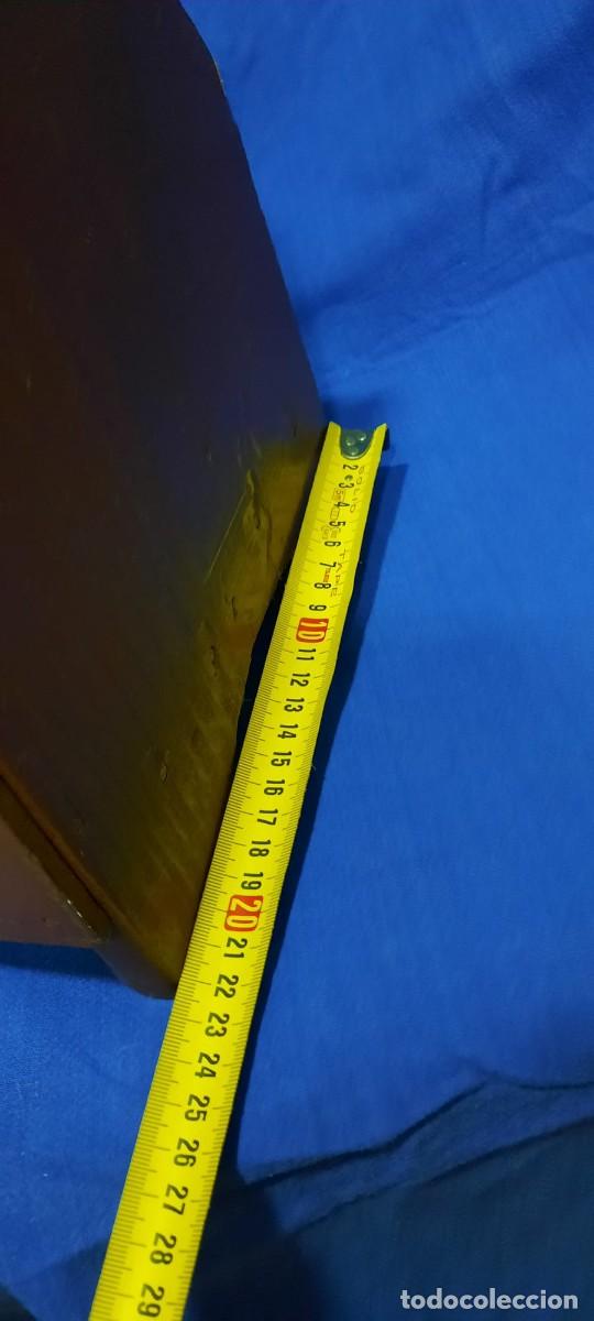 Antig&uuml;edades: CAJA DE MADERA DE LIMPIABOTAS CON 4 CEPILLOS DE &Eacute;POCA - Foto 10