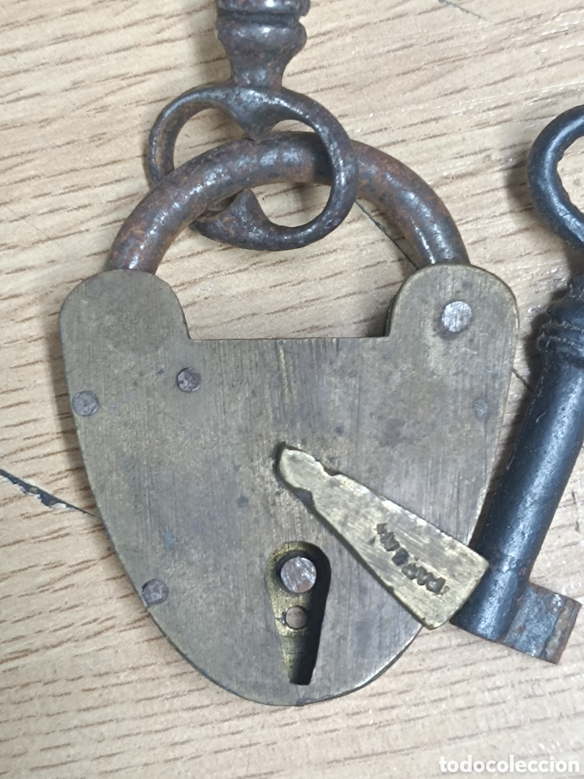 Antig&uuml;edades: ANTIGUO CANDADO CON DOS LLAVES METAL - Foto 2
