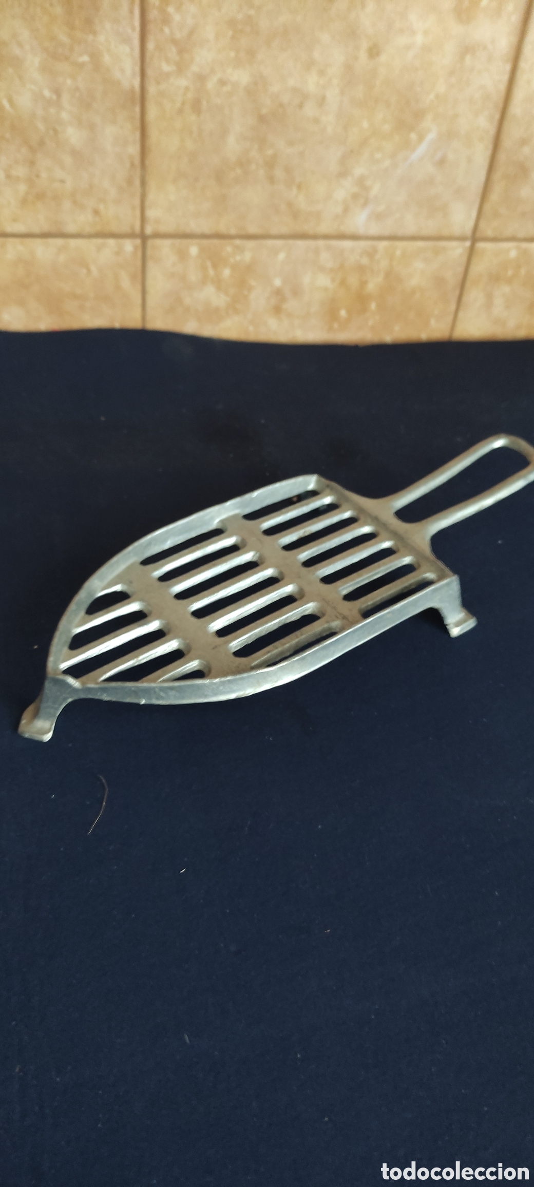 Antig&uuml;edades: Antiguo planchero de aluminio - Foto 2