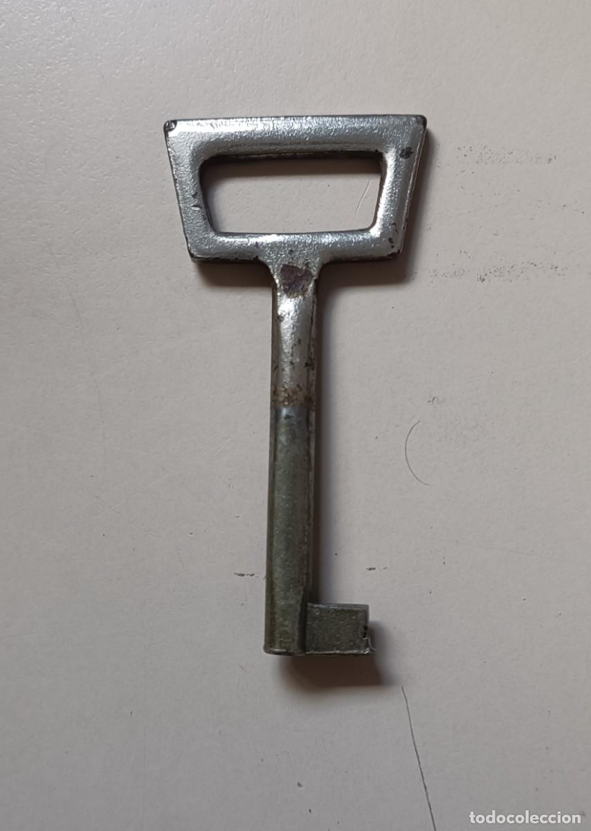 Antig&uuml;edades: LLAVE DE ARMARIO A&Ntilde;OS 70 - Foto 2