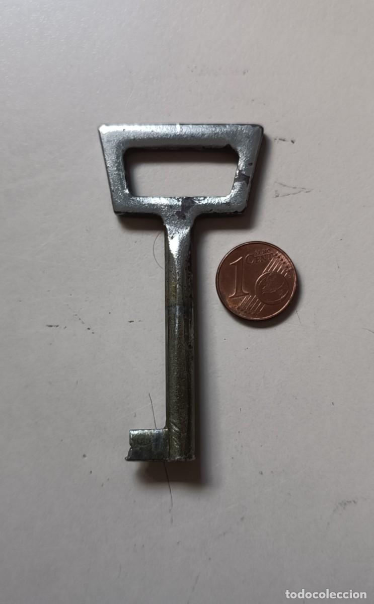 Antig&uuml;edades: LLAVE DE ARMARIO A&Ntilde;OS 70 - Foto 3