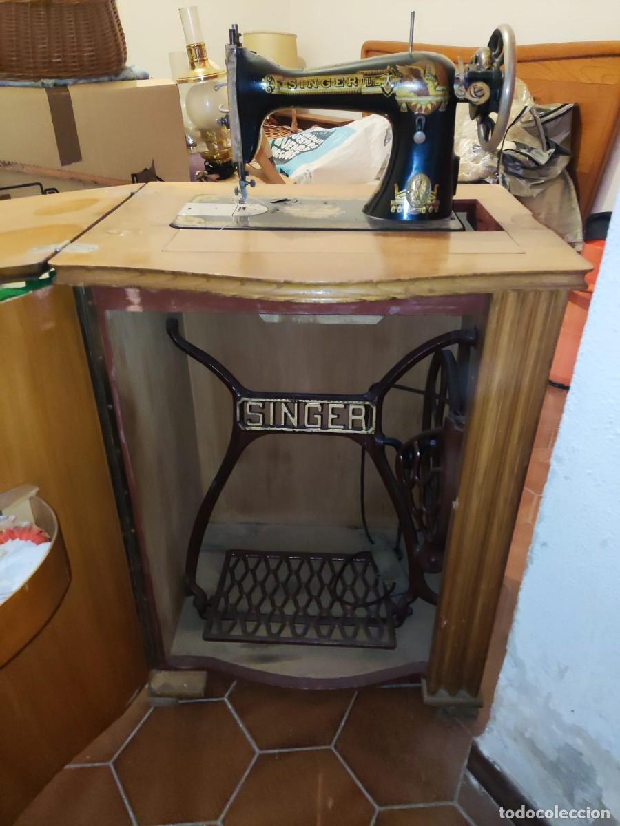 Antig&uuml;edades: M&aacute;quina de coser Singer - Foto 3