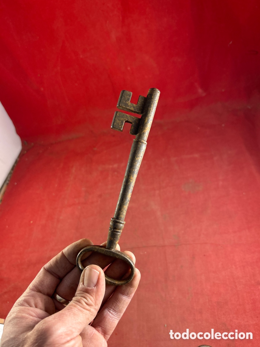 Antig&uuml;edades: LLAVE ANTIGUA DE FORJA CURIOSA - Foto 4