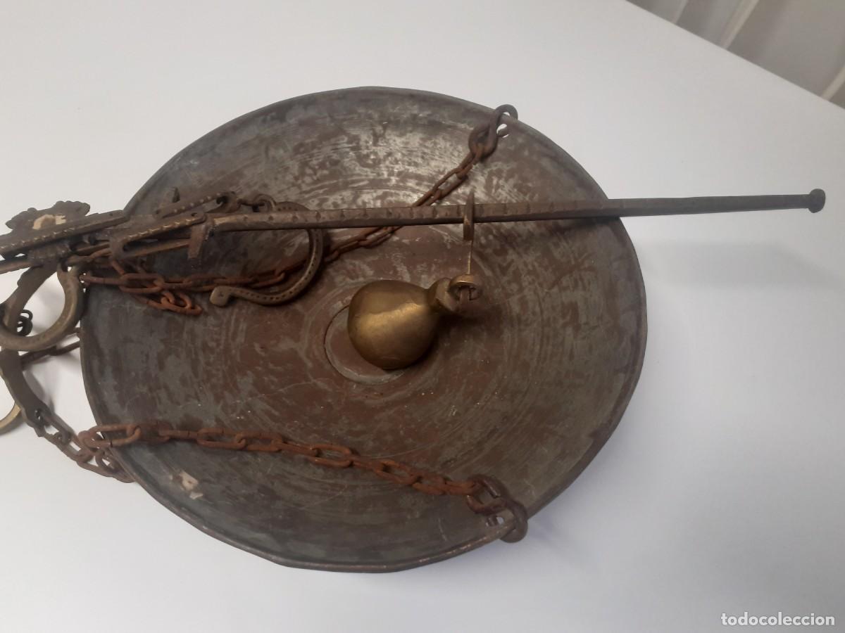 Antig&uuml;edades: Balanza romana con platillo - Foto 1