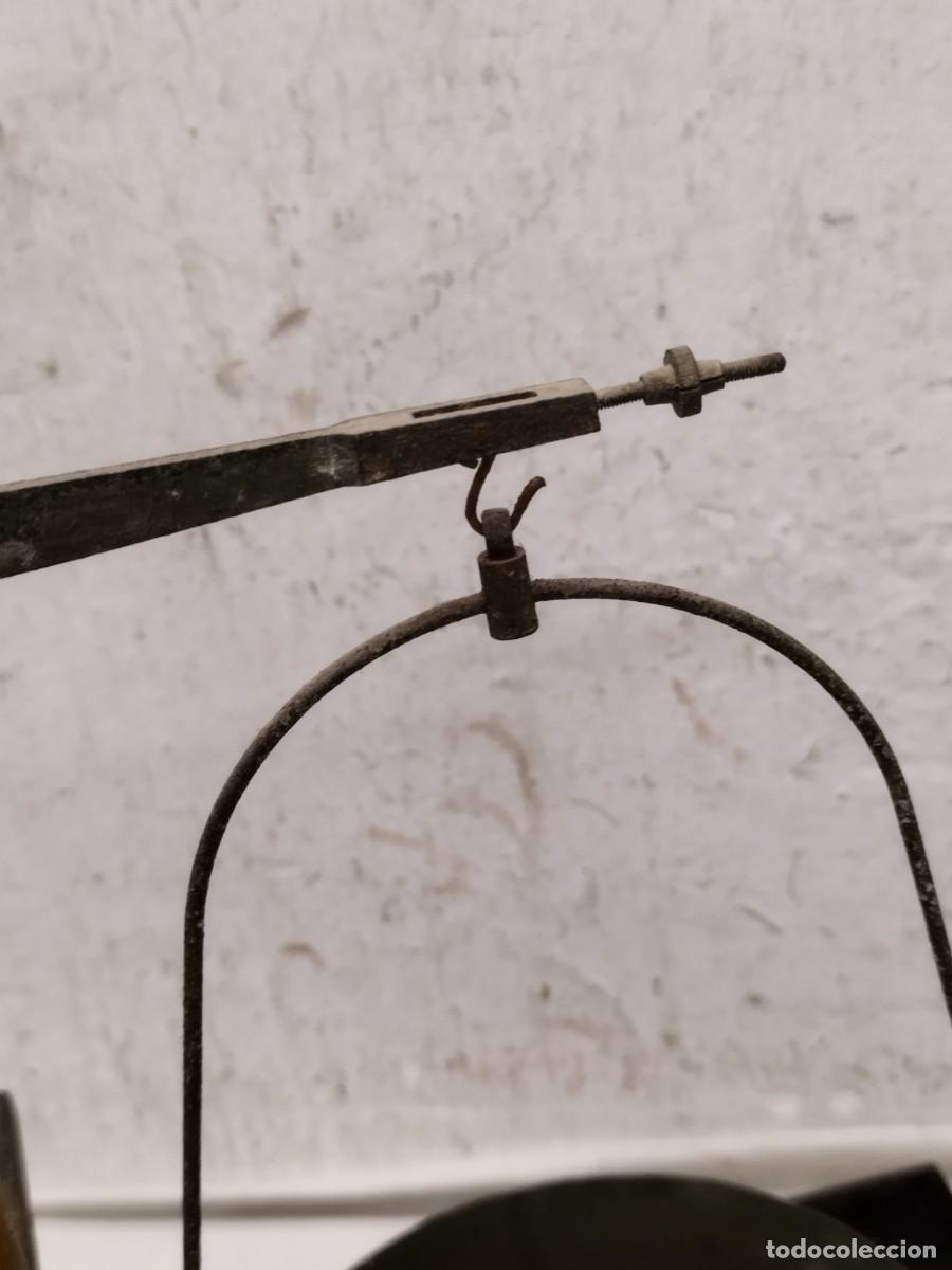 Antig&uuml;edades: Antigua bascula o balanza. Sin comprobar. - Foto 14