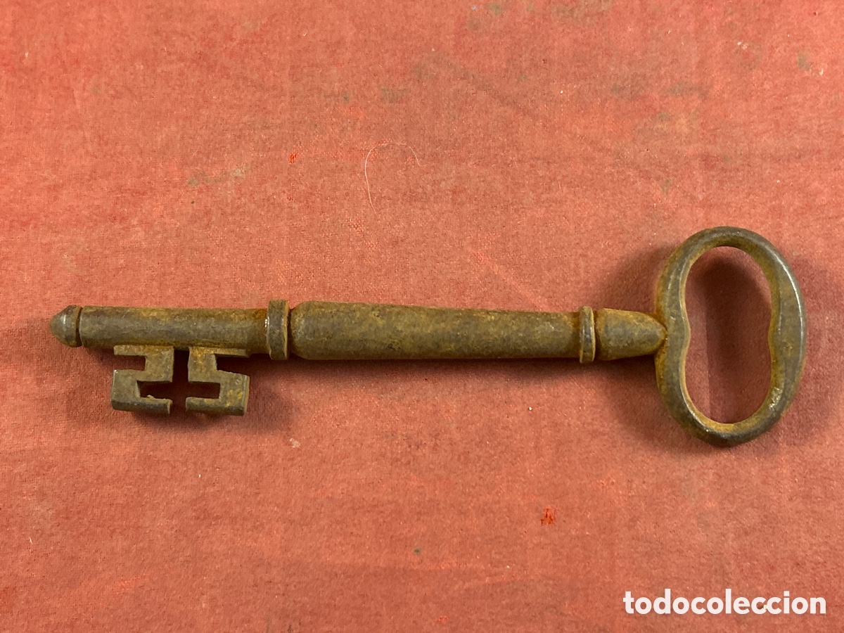 Antig&uuml;edades: ANTIGUA LLAVE DE FORJA - Foto 1