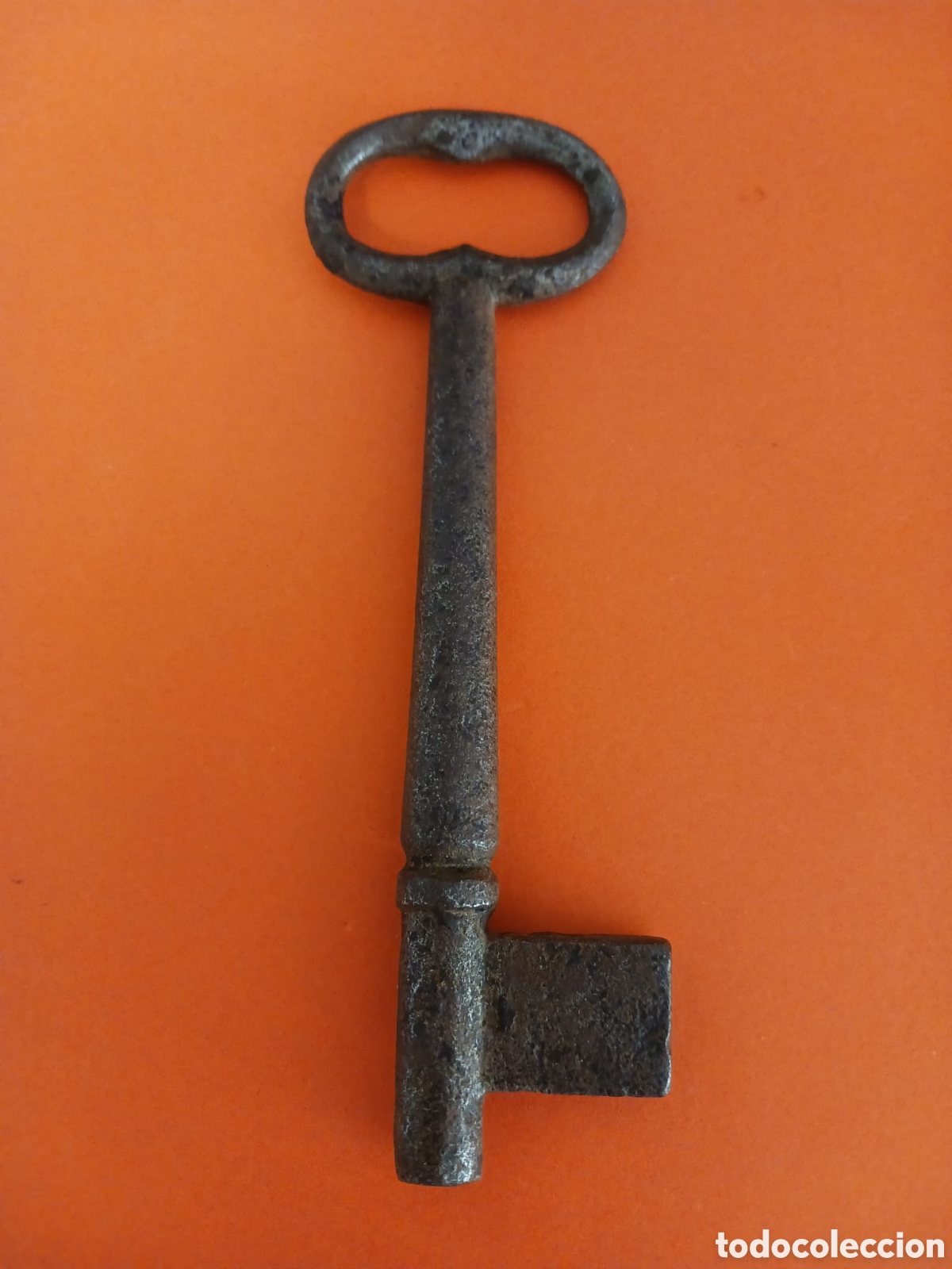 Antig&uuml;edades: Llave antigua hierro de puerta - Foto 2