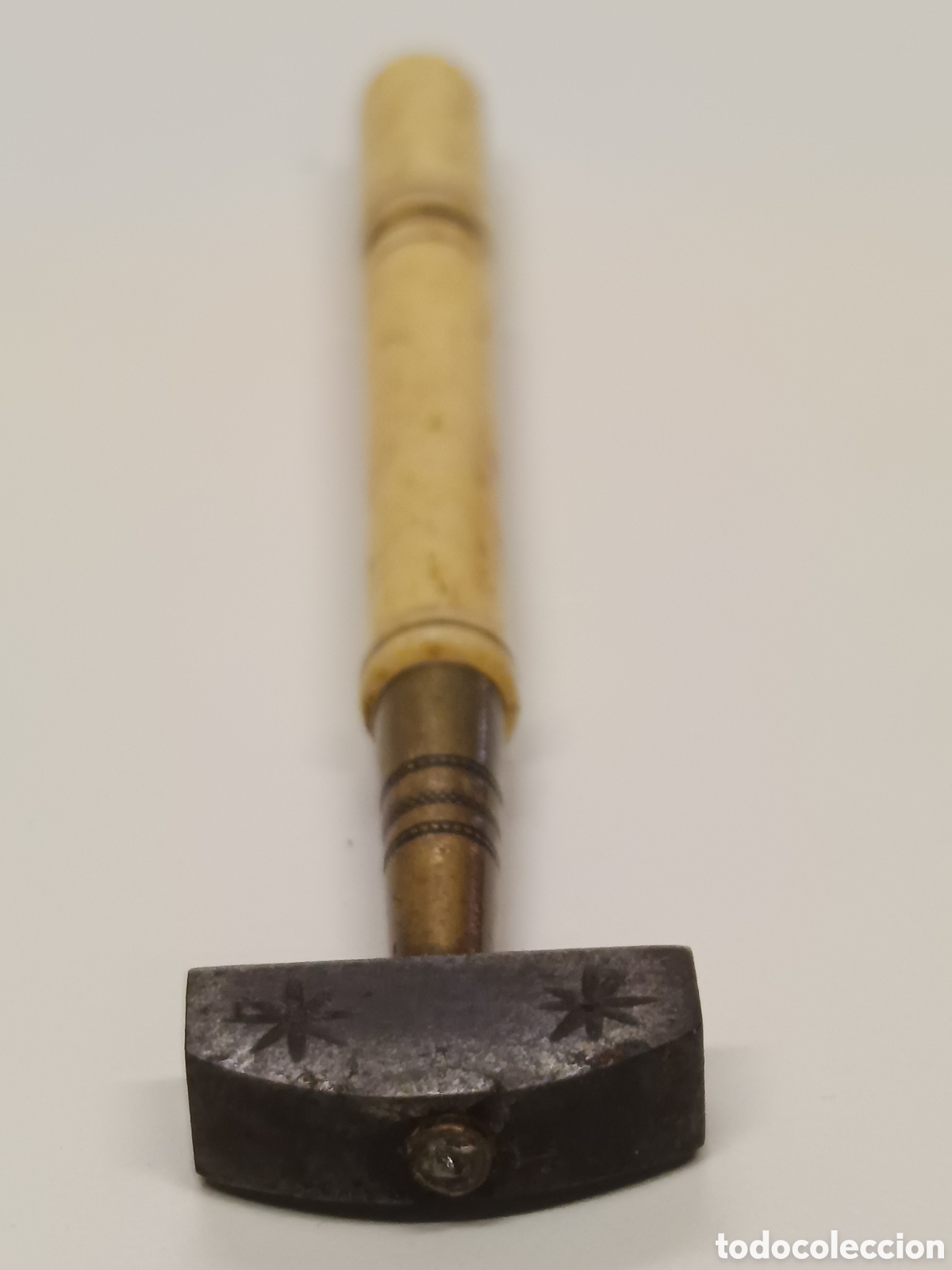 Antig&uuml;edades: Antiguo cortacristales de diamante con funda - Foto 3