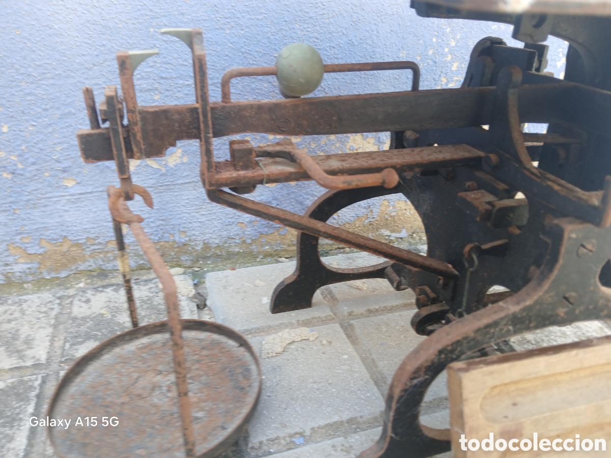 Antig&uuml;edades: ANTIGUA BASCULA CON JUEGO DE PESAS. - Foto 3