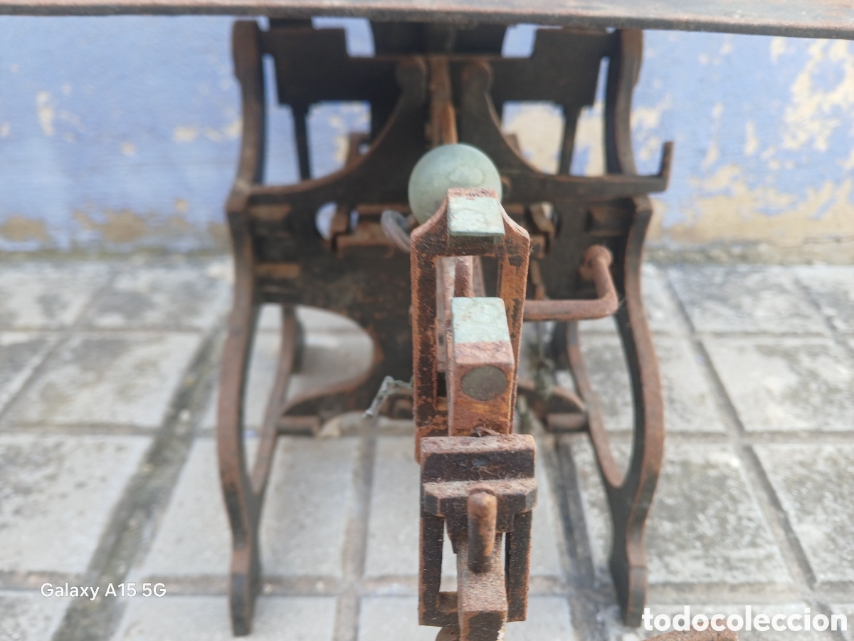 Antig&uuml;edades: ANTIGUA BASCULA CON JUEGO DE PESAS. - Foto 5