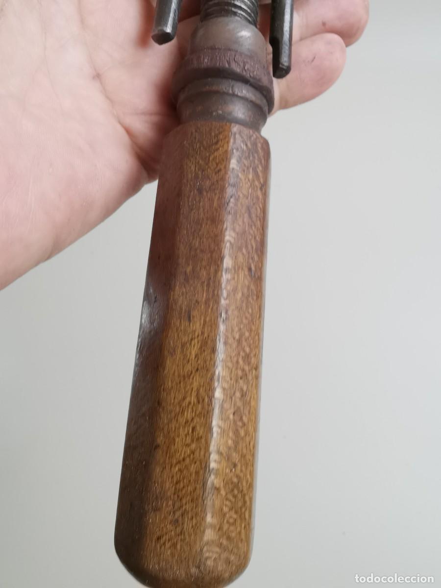 Antig&uuml;edades: LLAVE INGLESA MULTIUSOS MARTILLO - MANGO EN MADERA - Foto 13