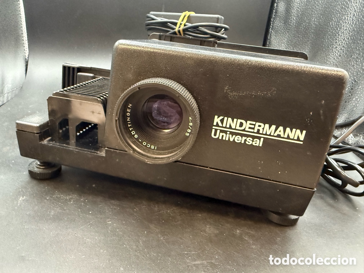 Antig&uuml;edades: Proyector de diapositivas Kindermann con mando y funcionando - Foto 1