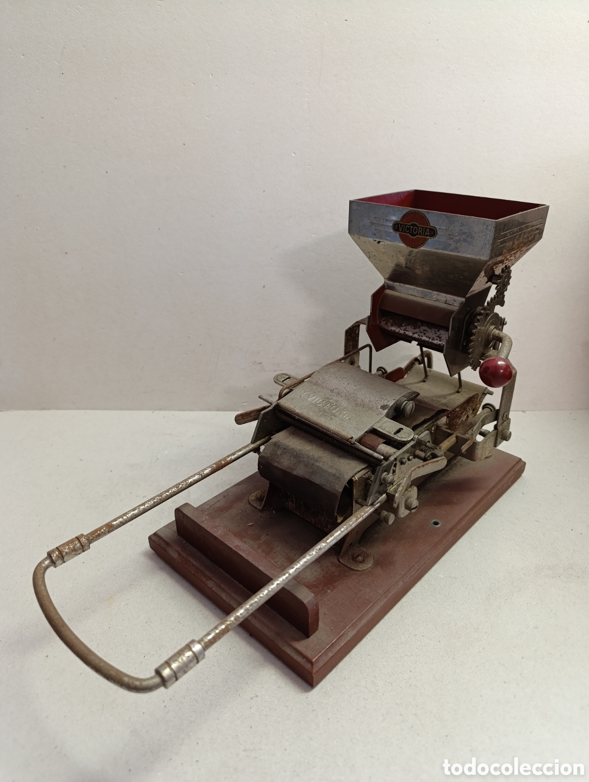 Antig&uuml;edades: MAQUINA DE TABACO VICTORIA. - Foto 2