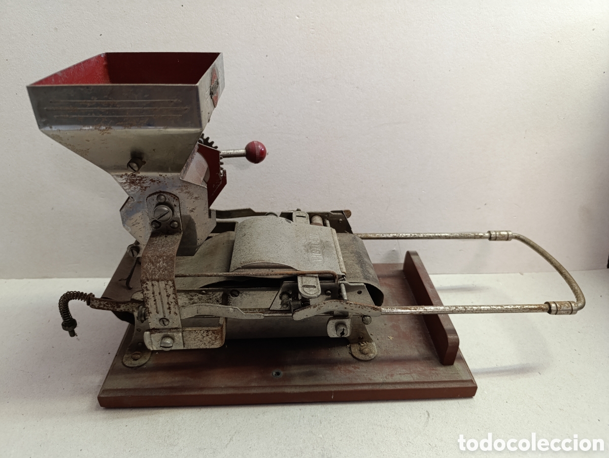 Antig&uuml;edades: MAQUINA DE TABACO VICTORIA. - Foto 1