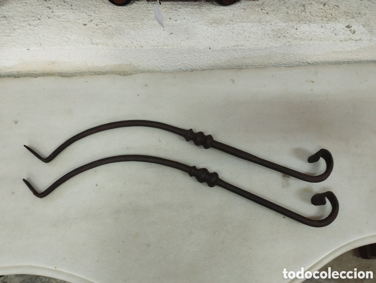 Antig&uuml;edades: Fiadores, hierros de mesa en forja ( peque&ntilde;os ) - Foto 1