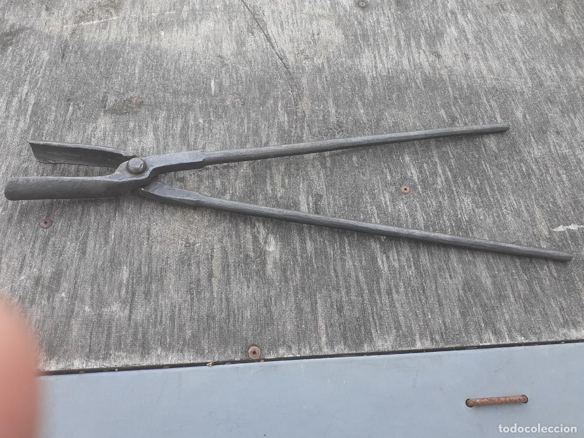 Antig&uuml;edades: Tenazas de herrero, 72 cm - Foto 1