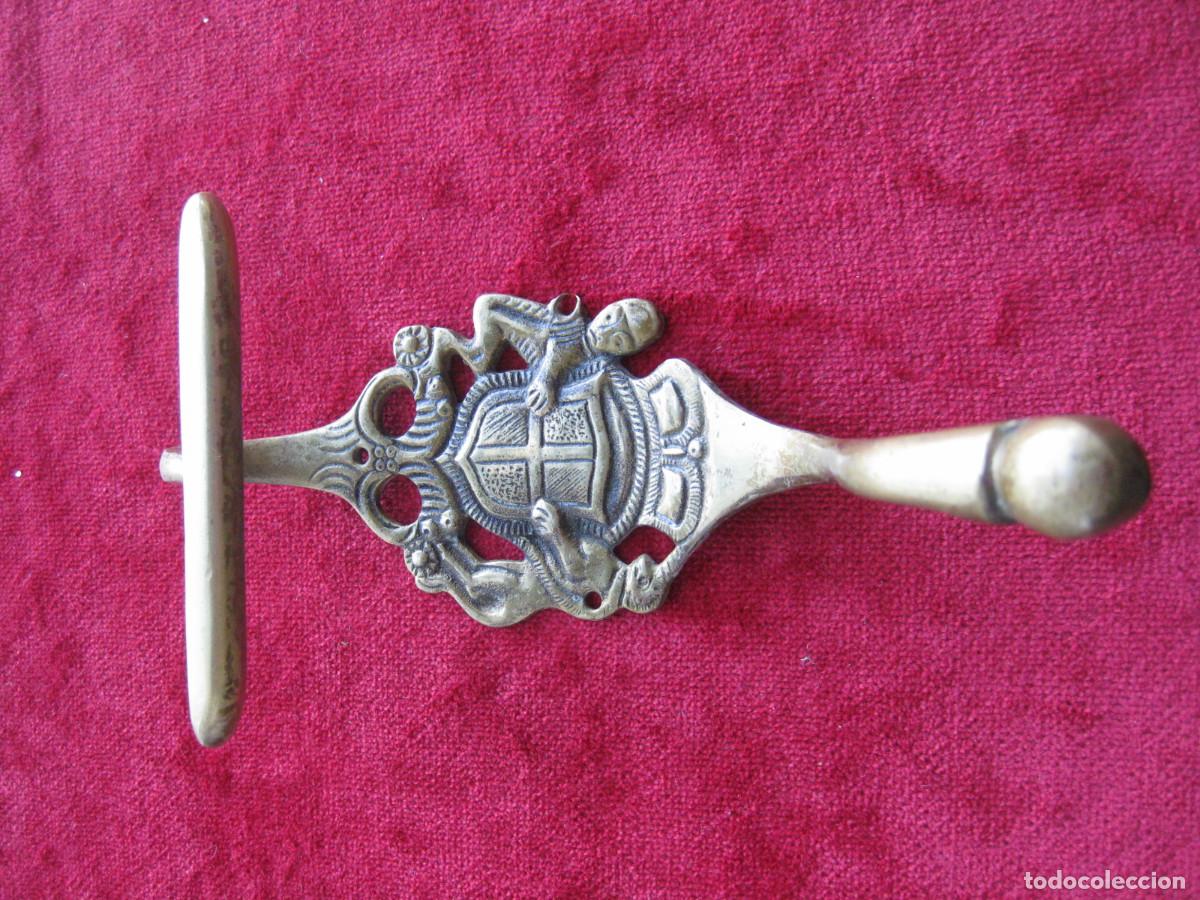 Antig&uuml;edades: PERCHA DE BRONCE INGLESA MARCADA PERAGE ENGLAND. PERFECTO ESTADO - Foto 2