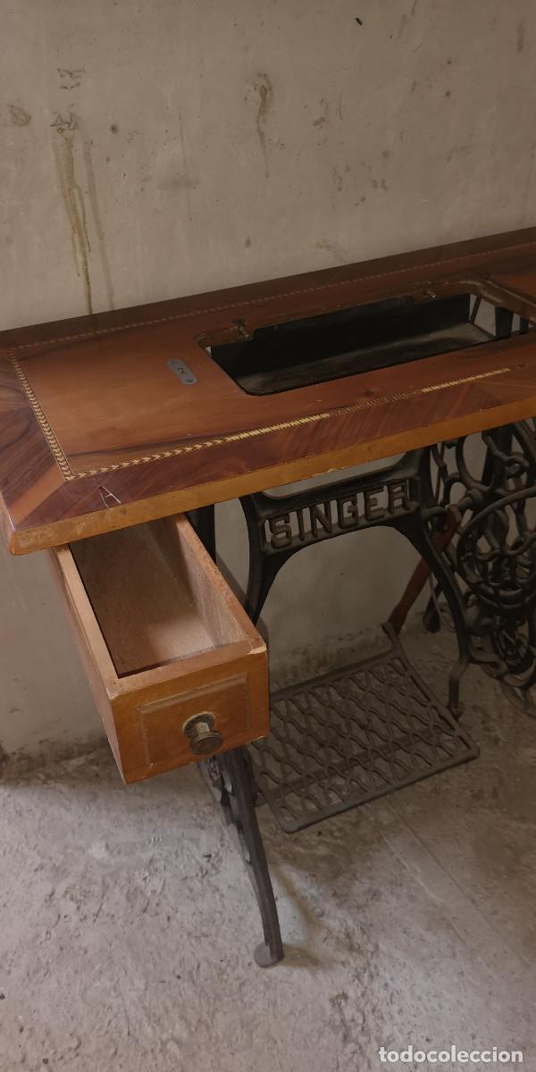 Antig&uuml;edades: MESA DE COSER SINGER, MUEBLE Y PIE ( sin m&aacute;quina ) - Foto 3