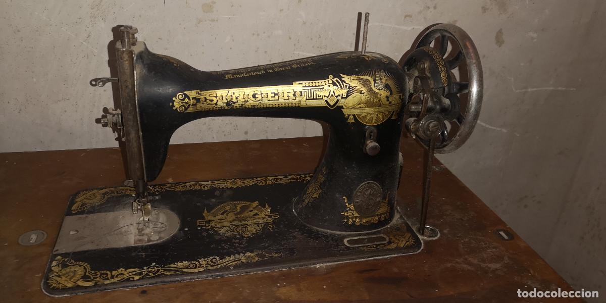 Antig&uuml;edades: MAQUINA DE COSER SINGER, CON MUEBLE Y PIE - Foto 1