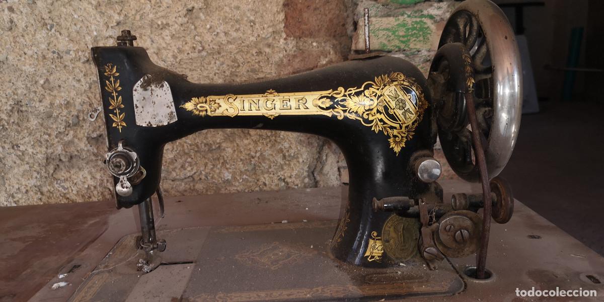 Antig&uuml;edades: MAQUINA DE COSER SINGER, CON MUEBLE Y PIE - Foto 4