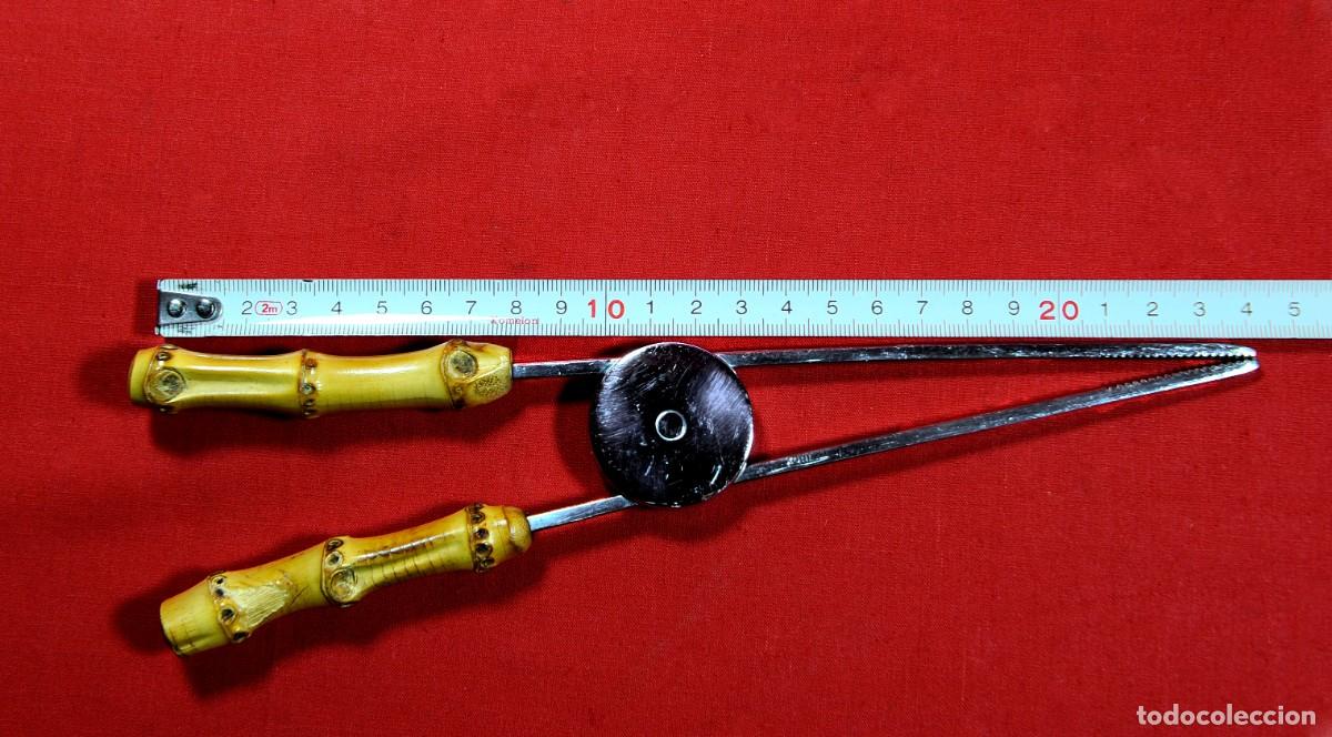 Antig&uuml;edades: Lote de piezas antiguas con mango de ca&ntilde;a - Foto 4