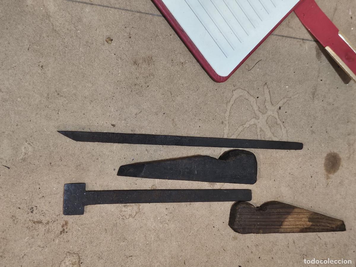 Antig&uuml;edades: 2 cuchillas de cepillo de carpinteria - Foto 2