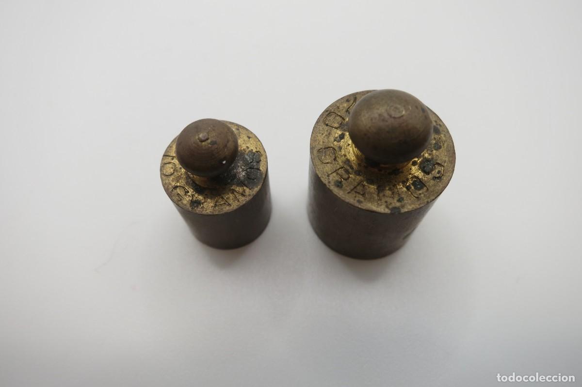 Antig&uuml;edades: pesas de 10 y 20 gramos antiguas - Foto 1
