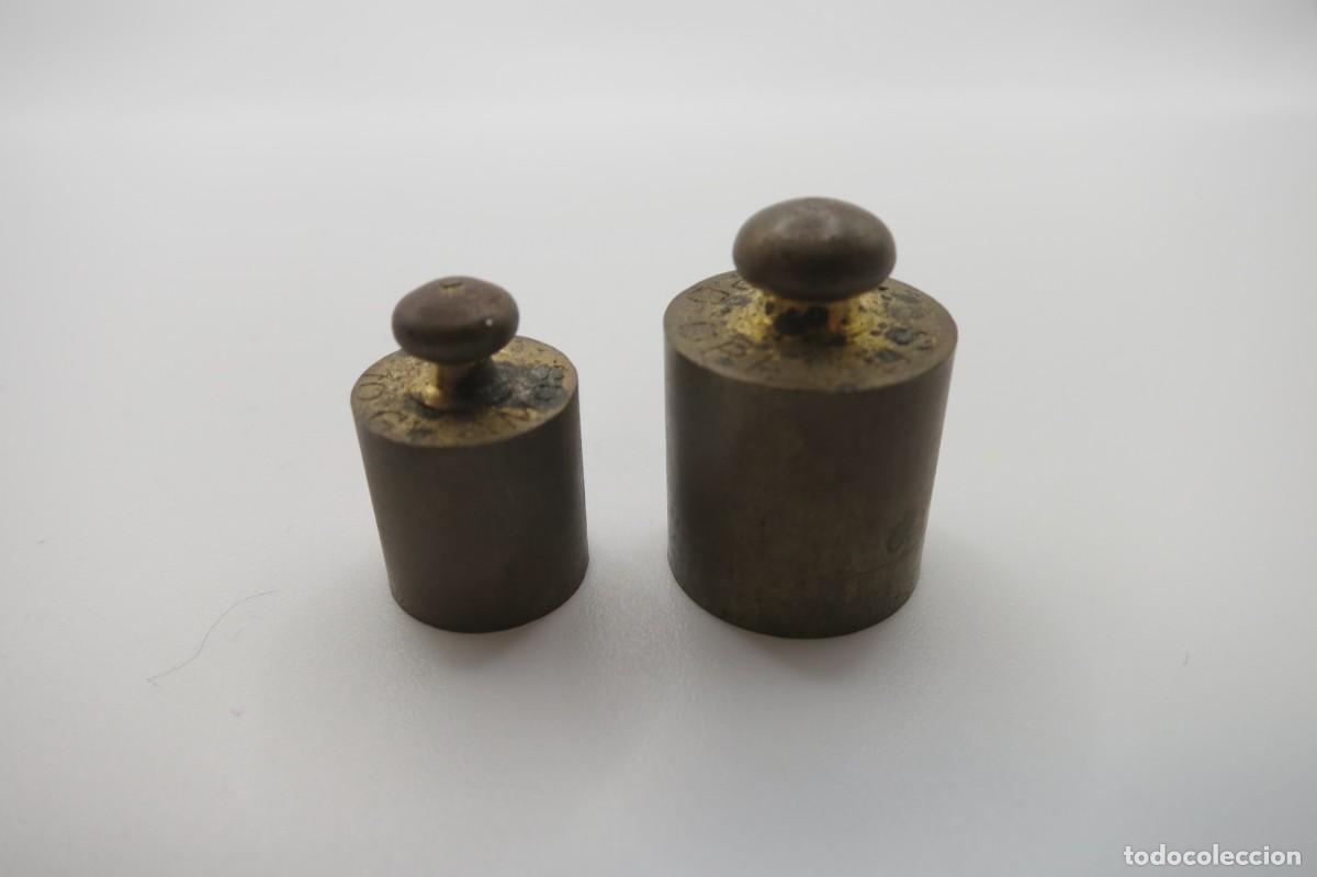 Antig&uuml;edades: pesas de 10 y 20 gramos antiguas - Foto 3