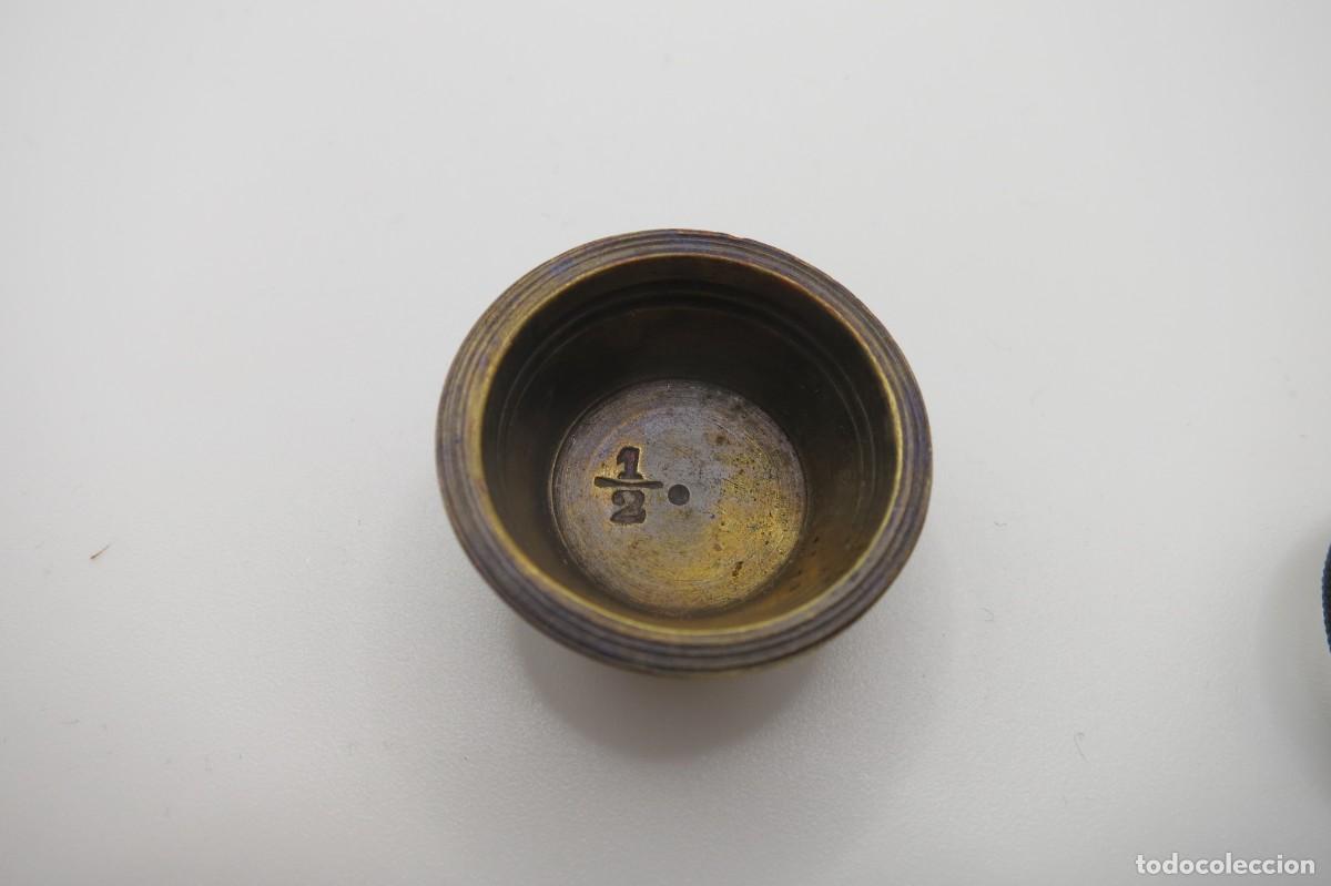 Antig&uuml;edades: pesa de 1/2 onza en vaso anidado - Foto 1
